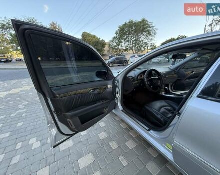 Серый Мерседес Е-Класс, объемом двигателя 2.99 л и пробегом 300 тыс. км за 8400 $, фото 32 на Automoto.ua