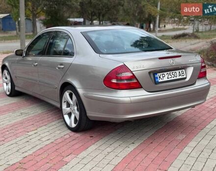 Мерседес Е-Клас 2005 у Запоріжжя на Automoto.ua Сірий Мерседес Е-Клас, об'ємом двигуна 1.8 л та пробігом 247 тис. км за 5750 $, фото 6 на Automoto.ua