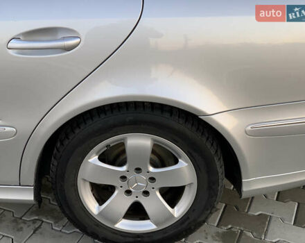 Серый Мерседес Е-Класс, объемом двигателя 3.2 л и пробегом 367 тыс. км за 8000 $, фото 51 на Automoto.ua