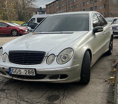 Серый Мерседес Е-Класс, объемом двигателя 2.7 л и пробегом 350 тыс. км за 2900 $, фото 8 на Automoto.ua