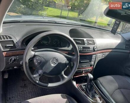 Сірий Мерседес Е-Клас, об'ємом двигуна 1.8 л та пробігом 271 тис. км за 7100 $, фото 10 на Automoto.ua