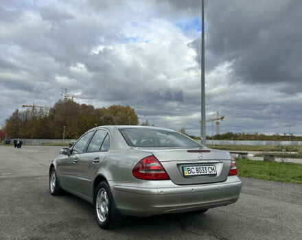 Мерседес Е-Клас 2005 у Львові на Automoto.ua Сірий Мерседес Е-Клас, об'ємом двигуна 1.8 л та пробігом 217 тис. км за 7000 $, фото 4 на Automoto.ua