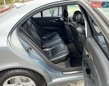 Мерседес Е-Клас 2005 у Белой Церкве на Automoto.ua Сірий Мерседес Е-Клас, об'ємом двигуна 1.8 л та пробігом 456 тис. км за 4850 $, фото 18 на Automoto.ua