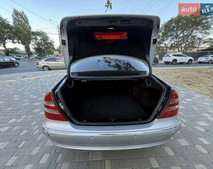 Серый Мерседес Е-Класс, объемом двигателя 2.99 л и пробегом 300 тыс. км за 8400 $, фото 85 на Automoto.ua