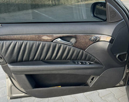 Серый Мерседес Е-Класс, объемом двигателя 3 л и пробегом 362 тыс. км за 8500 $, фото 14 на Automoto.ua