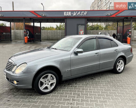 Мерседес Е-Клас 2005 у Белой Церкве на Automoto.ua Сірий Мерседес Е-Клас, об'ємом двигуна 1.8 л та пробігом 456 тис. км за 4850 $, фото 1 на Automoto.ua