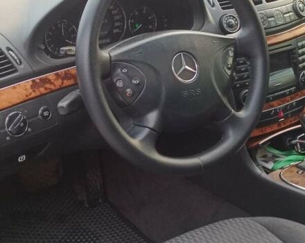 Сірий Мерседес Е-Клас, об'ємом двигуна 2.1 л та пробігом 283 тис. км за 7800 $, фото 7 на Automoto.ua