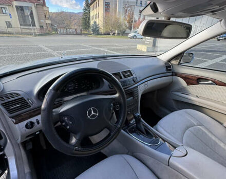 Сірий Мерседес Е-Клас, об'ємом двигуна 2.2 л та пробігом 290 тис. км за 8199 $, фото 10 на Automoto.ua