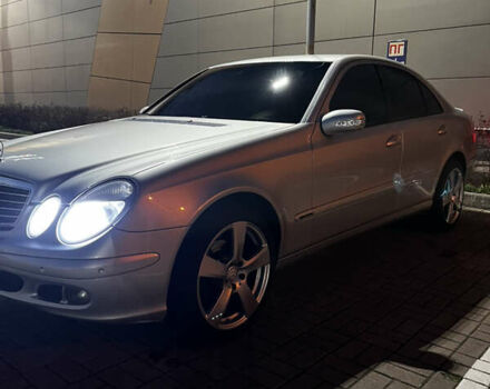 Серый Мерседес Е-Класс, объемом двигателя 2 л и пробегом 198 тыс. км за 7000 $, фото 2 на Automoto.ua