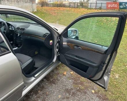 Сірий Мерседес Е-Клас, об'ємом двигуна 3 л та пробігом 245 тис. км за 10500 $, фото 12 на Automoto.ua