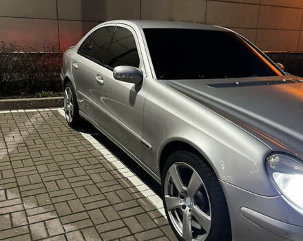 Серый Мерседес Е-Класс, объемом двигателя 2 л и пробегом 198 тыс. км за 7000 $, фото 1 на Automoto.ua
