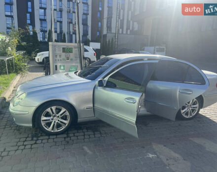 Сірий Мерседес Е-Клас, об'ємом двигуна 3 л та пробігом 289 тис. км за 8700 $, фото 2 на Automoto.ua