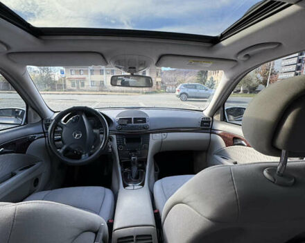 Сірий Мерседес Е-Клас, об'ємом двигуна 2.2 л та пробігом 290 тис. км за 8199 $, фото 9 на Automoto.ua