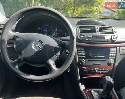 Сірий Мерседес Е-Клас, об'ємом двигуна 1.8 л та пробігом 271 тис. км за 7100 $, фото 11 на Automoto.ua