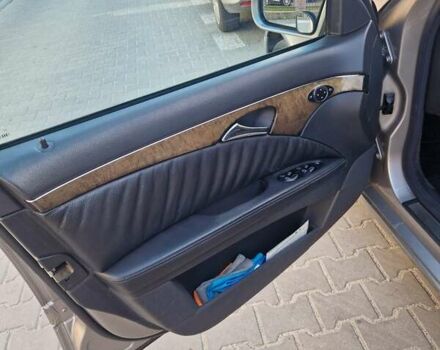 Серый Мерседес Е-Класс, объемом двигателя 2.99 л и пробегом 328 тыс. км за 8350 $, фото 15 на Automoto.ua