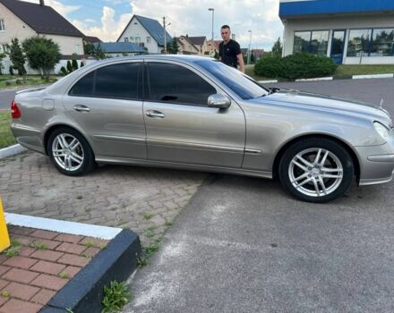 Серый Мерседес Е-Класс, объемом двигателя 3 л и пробегом 376 тыс. км за 8500 $, фото 1 на Automoto.ua