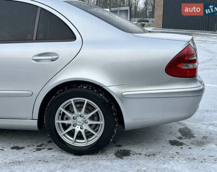 Серый Мерседес Е-Класс, объемом двигателя 2.2 л и пробегом 305 тыс. км за 7500 $, фото 12 на Automoto.ua