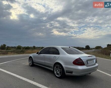 Мерседес Е-Класс 2005 в Золотоноше на Automoto.ua Серый Мерседес Е-Класс, объемом двигателя 3.2 л и пробегом 450 тыс. км за 6500 $, фото 5 на Automoto.ua