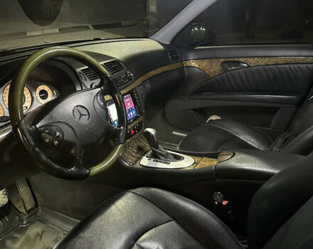 Серый Мерседес Е-Класс, объемом двигателя 3.22 л и пробегом 275 тыс. км за 8000 $, фото 5 на Automoto.ua