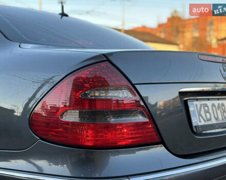 Серый Мерседес Е-Класс, объемом двигателя 3 л и пробегом 358 тыс. км за 8500 $, фото 11 на Automoto.ua