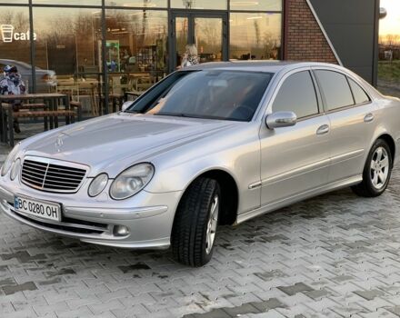 Серый Мерседес Е-Класс, объемом двигателя 3.2 л и пробегом 367 тыс. км за 8000 $, фото 4 на Automoto.ua