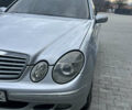 Серый Мерседес Е-Класс, объемом двигателя 2.2 л и пробегом 444 тыс. км за 5999 $, фото 2 на Automoto.ua