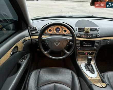 Серый Мерседес Е-Класс, объемом двигателя 3 л и пробегом 362 тыс. км за 8500 $, фото 24 на Automoto.ua