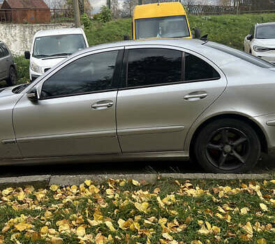 Серый Мерседес Е-Класс, объемом двигателя 2.7 л и пробегом 350 тыс. км за 2900 $, фото 9 на Automoto.ua