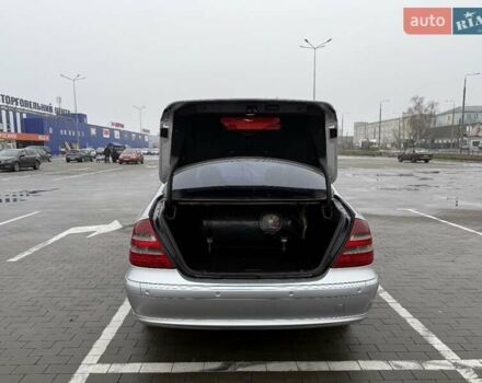 Серый Мерседес Е-Класс, объемом двигателя 2.6 л и пробегом 293 тыс. км за 7800 $, фото 2 на Automoto.ua