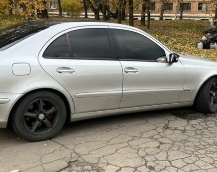 Сірий Мерседес Е-Клас, об'ємом двигуна 2.7 л та пробігом 350 тис. км за 2919 $, фото 4 на Automoto.ua