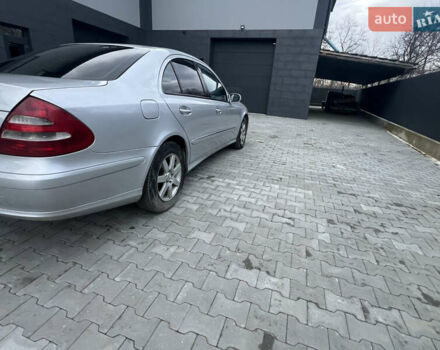 Сірий Мерседес Е-Клас, об'ємом двигуна 2.2 л та пробігом 444 тис. км за 6299 $, фото 4 на Automoto.ua