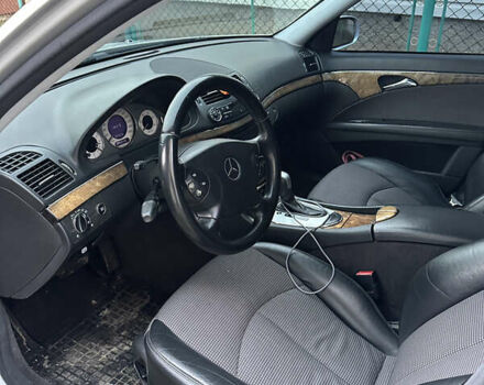 Серый Мерседес Е-Класс, объемом двигателя 2.2 л и пробегом 361 тыс. км за 7500 $, фото 18 на Automoto.ua