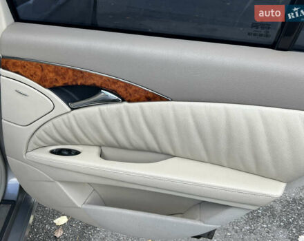 Серый Мерседес Е-Класс, объемом двигателя 3.5 л и пробегом 260 тыс. км за 8500 $, фото 16 на Automoto.ua