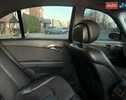 Серый Мерседес Е-Класс, объемом двигателя 2.99 л и пробегом 330 тыс. км за 7200 $, фото 18 на Automoto.ua