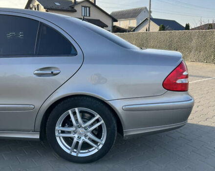 Серый Мерседес Е-Класс, объемом двигателя 3 л и пробегом 362 тыс. км за 8500 $, фото 7 на Automoto.ua