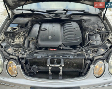 Серый Мерседес Е-Класс, объемом двигателя 3.2 л и пробегом 308 тыс. км за 8250 $, фото 100 на Automoto.ua