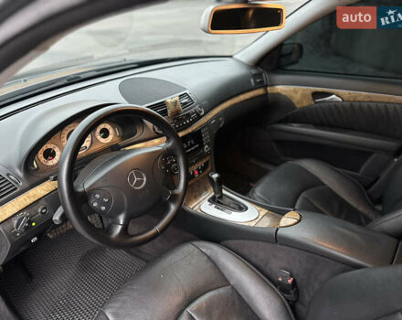 Серый Мерседес Е-Класс, объемом двигателя 3 л и пробегом 362 тыс. км за 8500 $, фото 28 на Automoto.ua