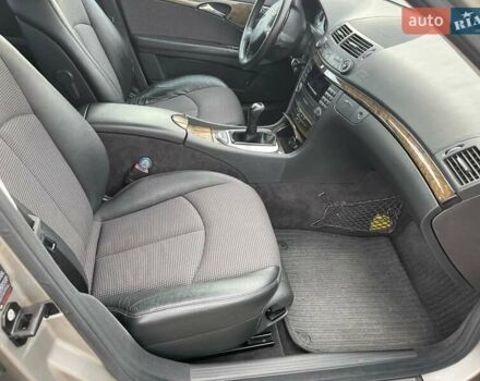 Сірий Мерседес Е-Клас, об'ємом двигуна 3 л та пробігом 245 тис. км за 10500 $, фото 14 на Automoto.ua