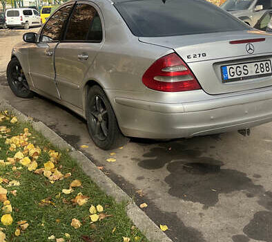 Серый Мерседес Е-Класс, объемом двигателя 2.7 л и пробегом 350 тыс. км за 2900 $, фото 23 на Automoto.ua