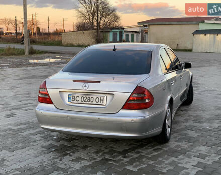 Серый Мерседес Е-Класс, объемом двигателя 3.2 л и пробегом 367 тыс. км за 8000 $, фото 6 на Automoto.ua