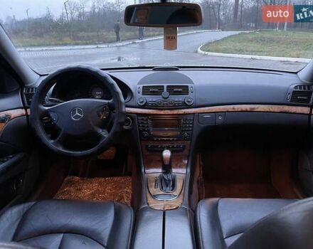 Серый Мерседес Е-Класс, объемом двигателя 2.15 л и пробегом 505 тыс. км за 7250 $, фото 23 на Automoto.ua