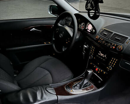 Серый Мерседес Е-Класс, объемом двигателя 2 л и пробегом 198 тыс. км за 7000 $, фото 11 на Automoto.ua