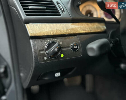 Серый Мерседес Е-Класс, объемом двигателя 3 л и пробегом 362 тыс. км за 8500 $, фото 30 на Automoto.ua