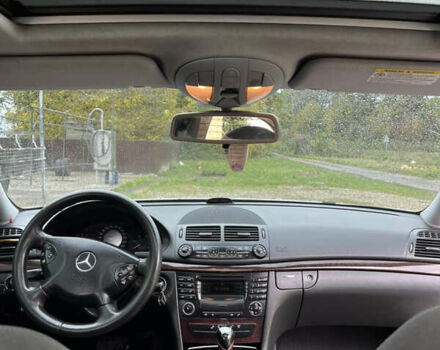 Сірий Мерседес Е-Клас, об'ємом двигуна 2.15 л та пробігом 448 тис. км за 6500 $, фото 16 на Automoto.ua