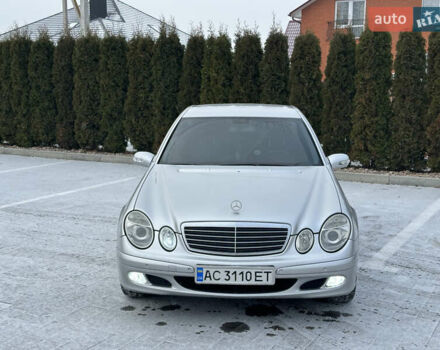 Серый Мерседес Е-Класс, объемом двигателя 2.2 л и пробегом 305 тыс. км за 7500 $, фото 3 на Automoto.ua