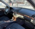 Серый Мерседес Е-Класс, объемом двигателя 2.2 л и пробегом 300 тыс. км за 3300 $, фото 4 на Automoto.ua