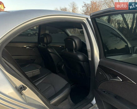 Серый Мерседес Е-Класс, объемом двигателя 2.99 л и пробегом 330 тыс. км за 7200 $, фото 16 на Automoto.ua
