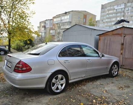 Сірий Мерседес Е-Клас, об'ємом двигуна 3 л та пробігом 300 тис. км за 5300 $, фото 1 на Automoto.ua