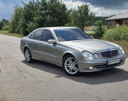 Серый Мерседес Е-Класс, объемом двигателя 3 л и пробегом 376 тыс. км за 8500 $, фото 2 на Automoto.ua