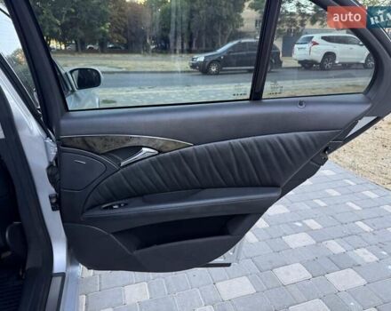 Серый Мерседес Е-Класс, объемом двигателя 2.99 л и пробегом 300 тыс. км за 8400 $, фото 71 на Automoto.ua